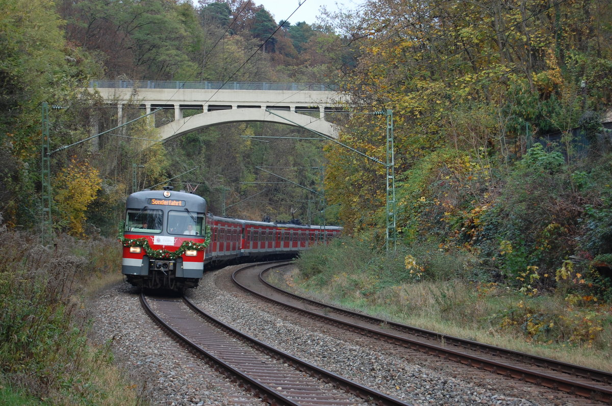 ET 420 Abschiedsfahrt der S-Bahn Stuttgart am 4. November 2016 auf der Gäubahn am ehemaligen Haltepunkt Wildpark. 