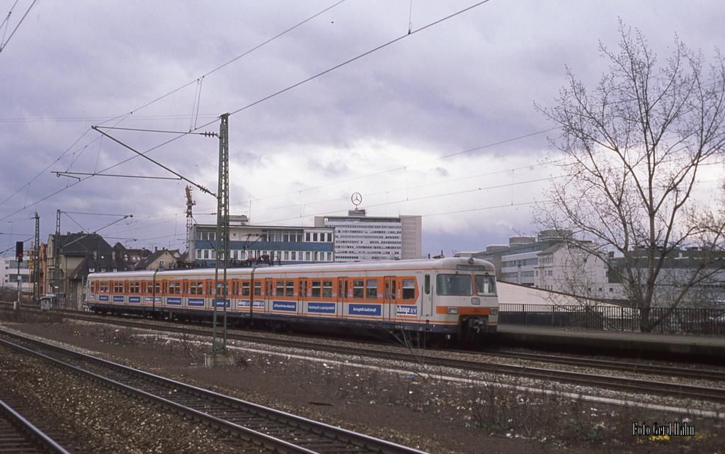 ET 420384 am 3.3.1989 in Stuttgart - Untertürkheim auf dem Weg nach Esslingen.