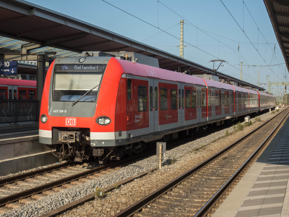 ET 423 318-5 mit S4 nach Geltendorf in München-Pasing, 19.09.2020.