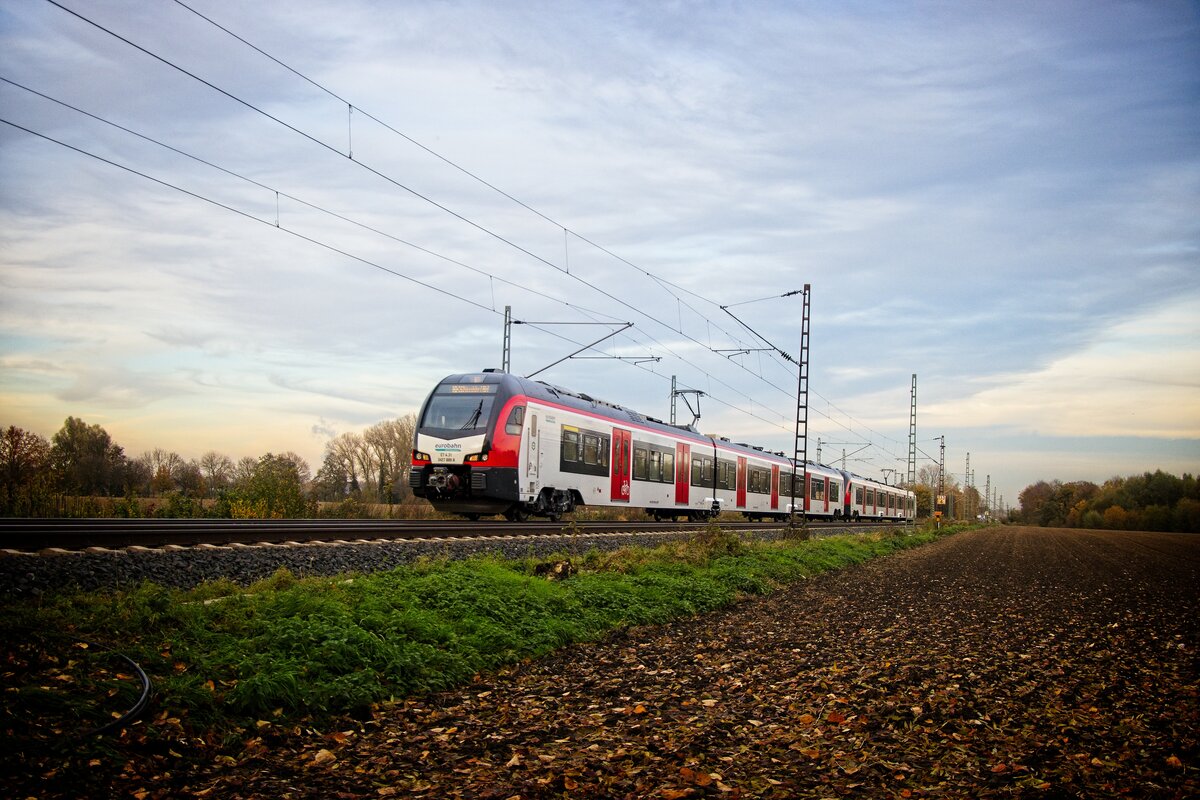 ET 4.31 (3427 009 A) der Eurobahn als RE 3 bei Kamen-Westick (10.11.2021) 