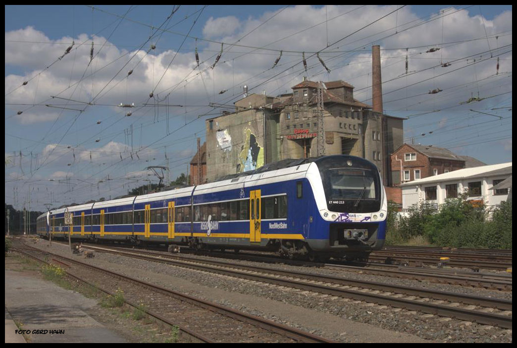 ET 440213 der Nordwestbahn erreicht hier am 30.8.2016 um 14.01 Uhr den Endbahnhof Verden.