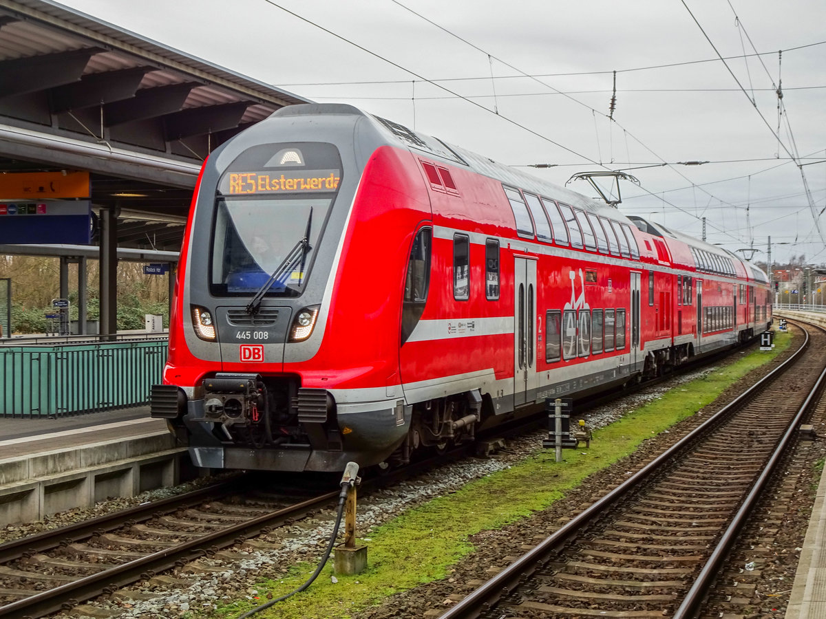 ET 445 008 als RE 5 nach Elsterwerda in Rostock Hbf, 17.03.2020.