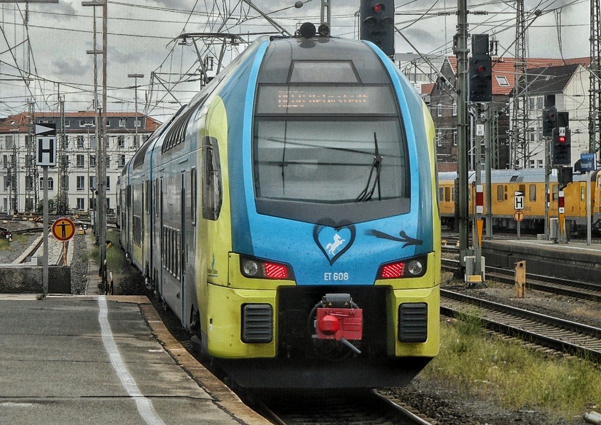 ET 445 der Westfalenbahn verlässt Hannover Hbf am 31.07.2017 als RE60 nach Helmstedt.