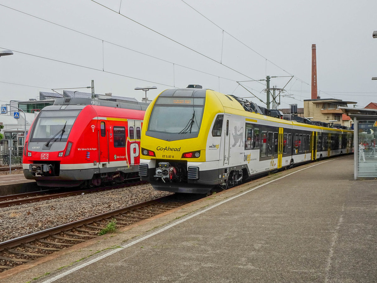 ET 5.07 A von Go Ahead als RB13 nach Aalen in Schorndorf. Daneben ET 430 567 der S-Bahn Stuttgart. 09.06.2019. 