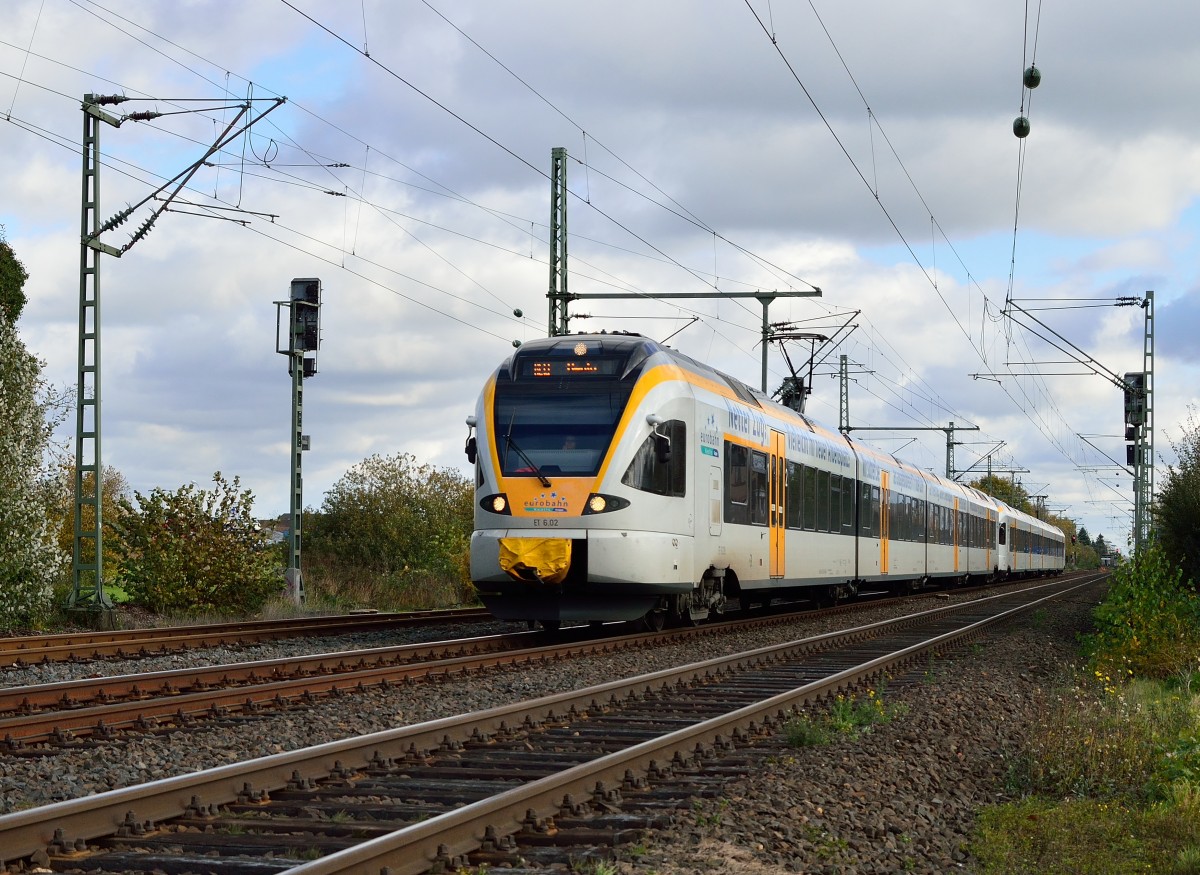 ET 6.02 der Eurobahn mit einem ET 7.xx auf dem Weg nach Venlo. Hier bei Kleinenbroich. 9.11.2013