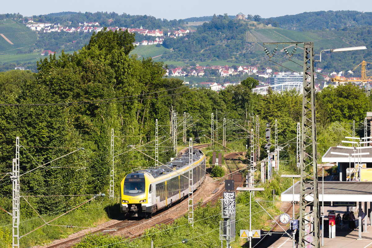 ET 6.08 B als RE8 nach Würzburg Hbf am 16.07.2022 in Stuttgart Nord. 