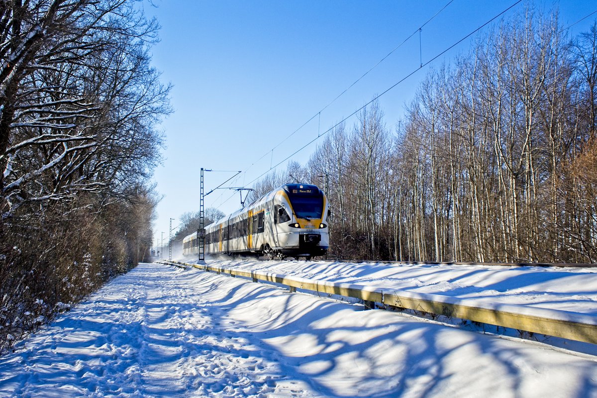 ET 7.05 der Eurobahn im winterlichen Unna-Mühlhausen auf Höhe der Kreuzung mit der Strecke Königsborn-Welver (13.02.2021) 