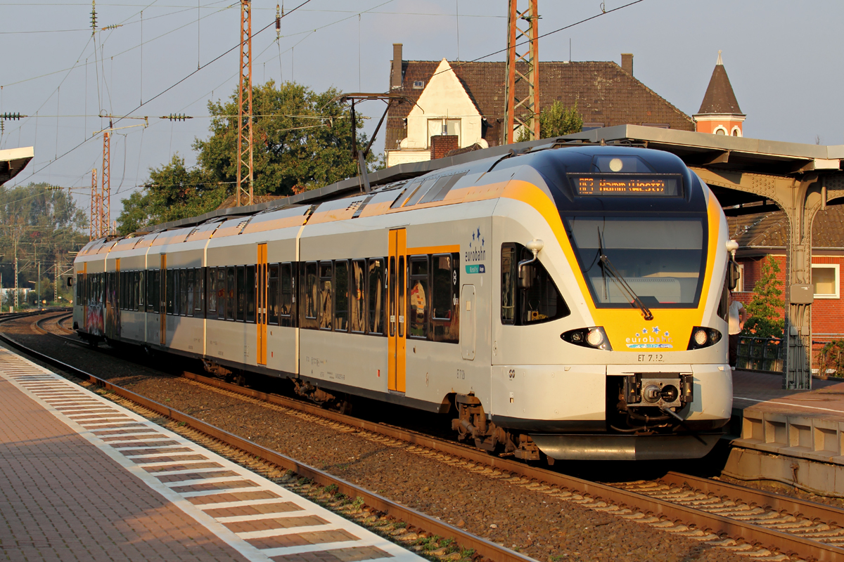 ET 7.12 als RE 3 nach Hamm(Westf.) in Castrop-Rauxel 8.9.2014