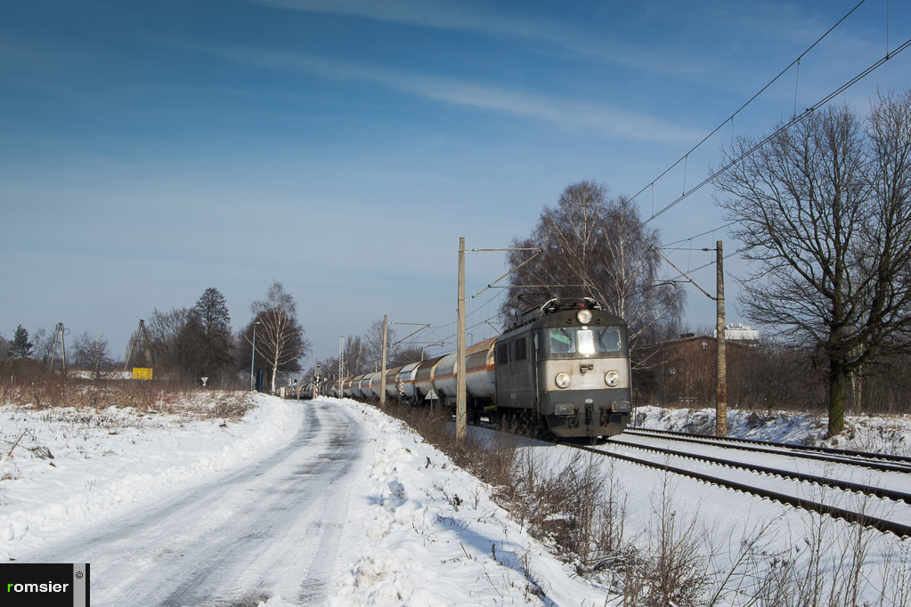ET21-17 der CTL Logistics mit dem Ganzzug Kesselwagen in Tychy(Tichau)am 01.02.2015.
