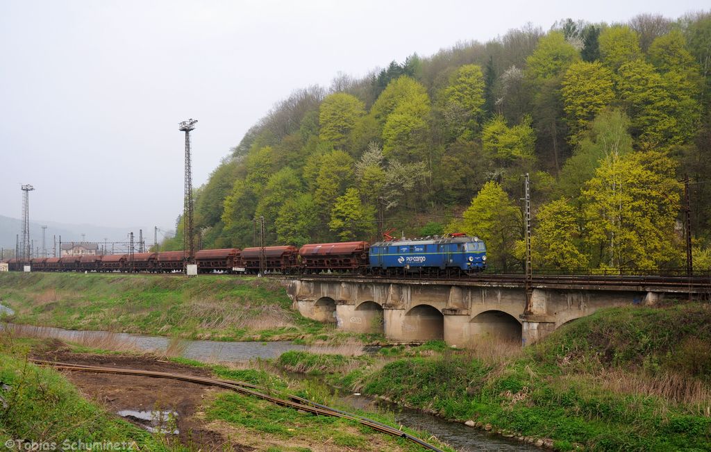 ET22-174 mit Güterzug am 30.04.2013 in Ústí nad Orlicí
