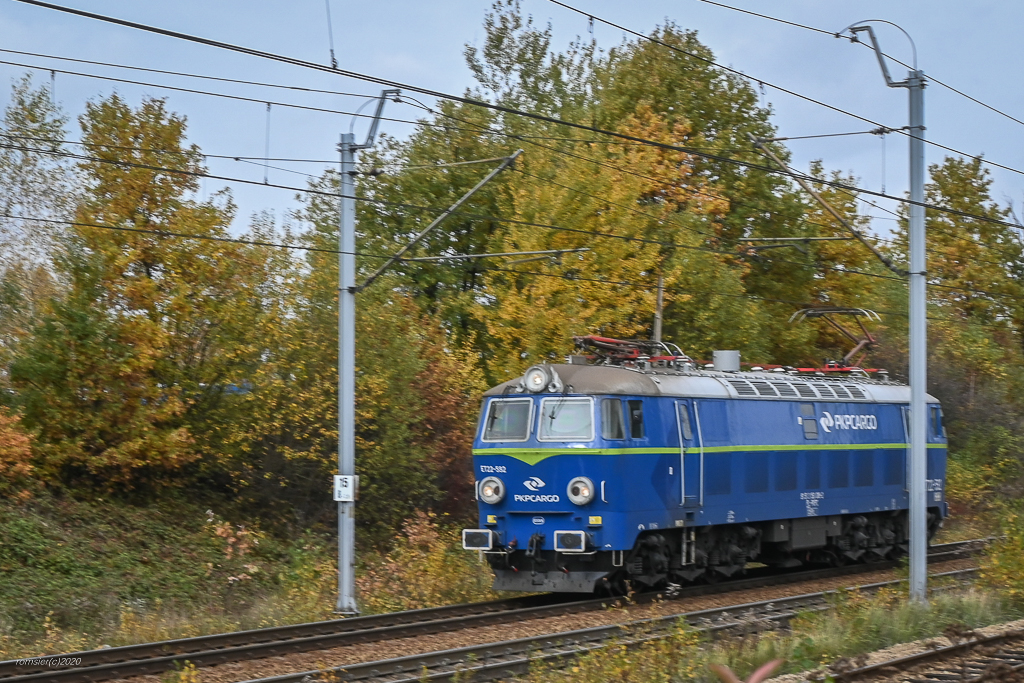 ET22-592 der PKP Cargo bei Tychy(Tichau)am 30.10.2020.
