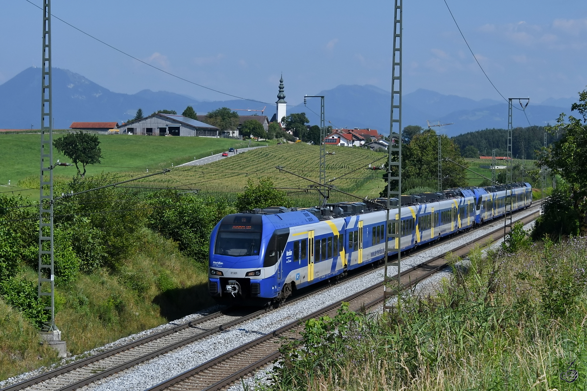 ET323 von Meridian ist Anfang August 2020 bei Moosleiten unterwegs.