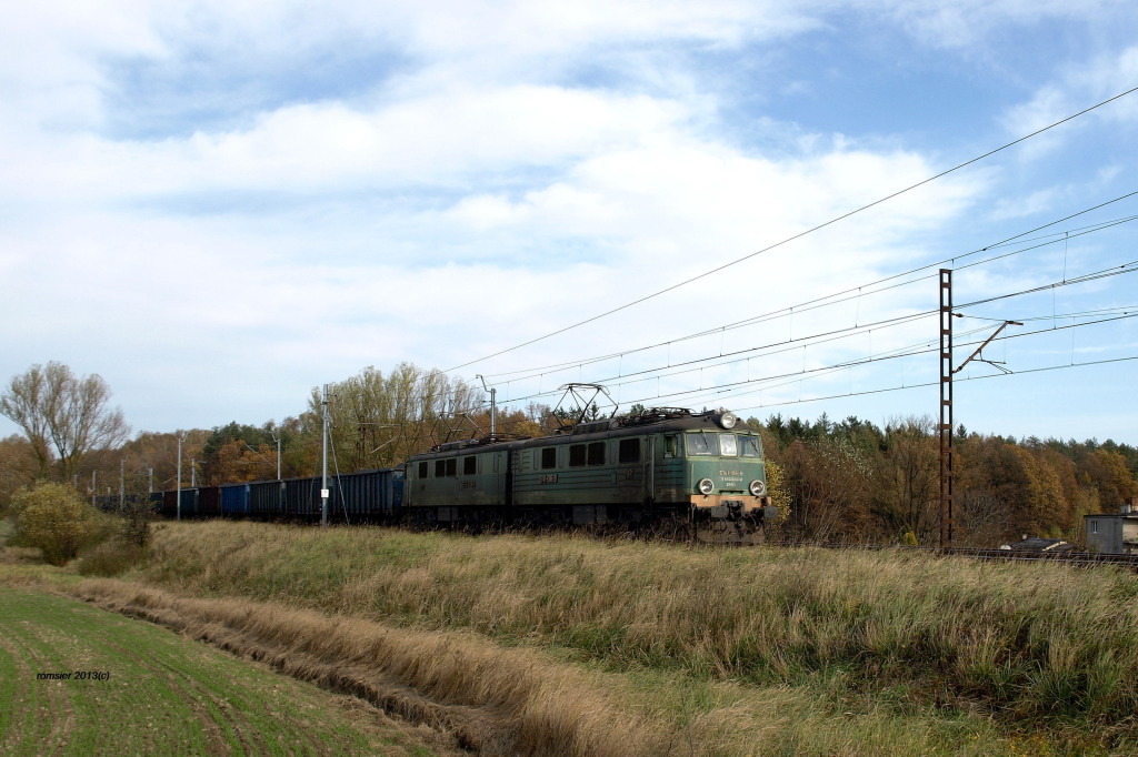 ET41-006 der PKP Cargo mit einem Kohlenzug bei Tychy(Tichau am 27.10.2013.