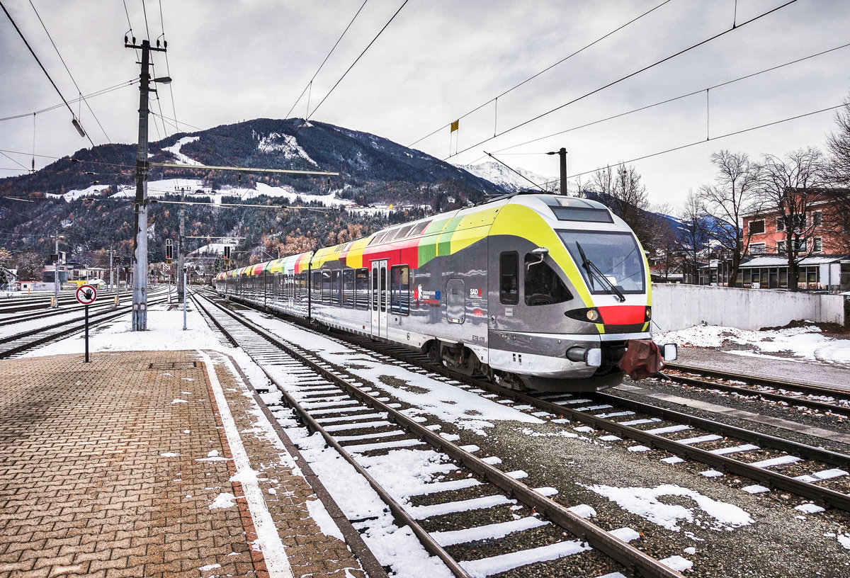 ETR 170 013-6 erreicht als REX 1849 von Fortezza/Franzensfeste, den Endbahnhof Lienz.
Aufgenommen am 30.11.2017.