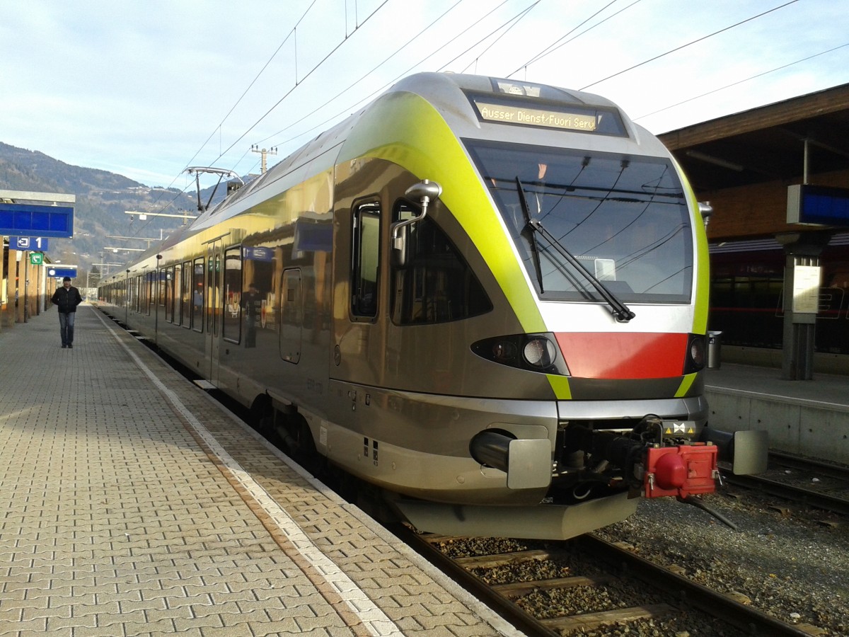 ETR 170 als REX 1867 aus Fortezza/Franzensfeste nach der Ankunft im Bahnhof Lienz, 8.1.2015
