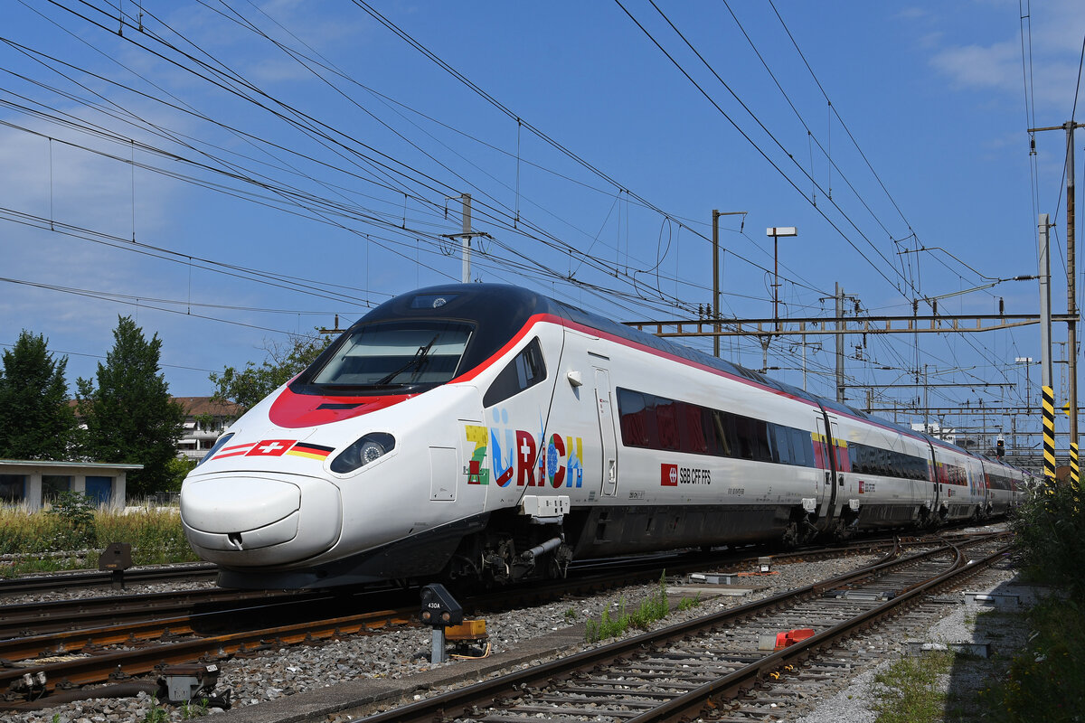 ETR 503 018-6 durchfährt am 17.07.2023 den Bahnhof Pratteln.