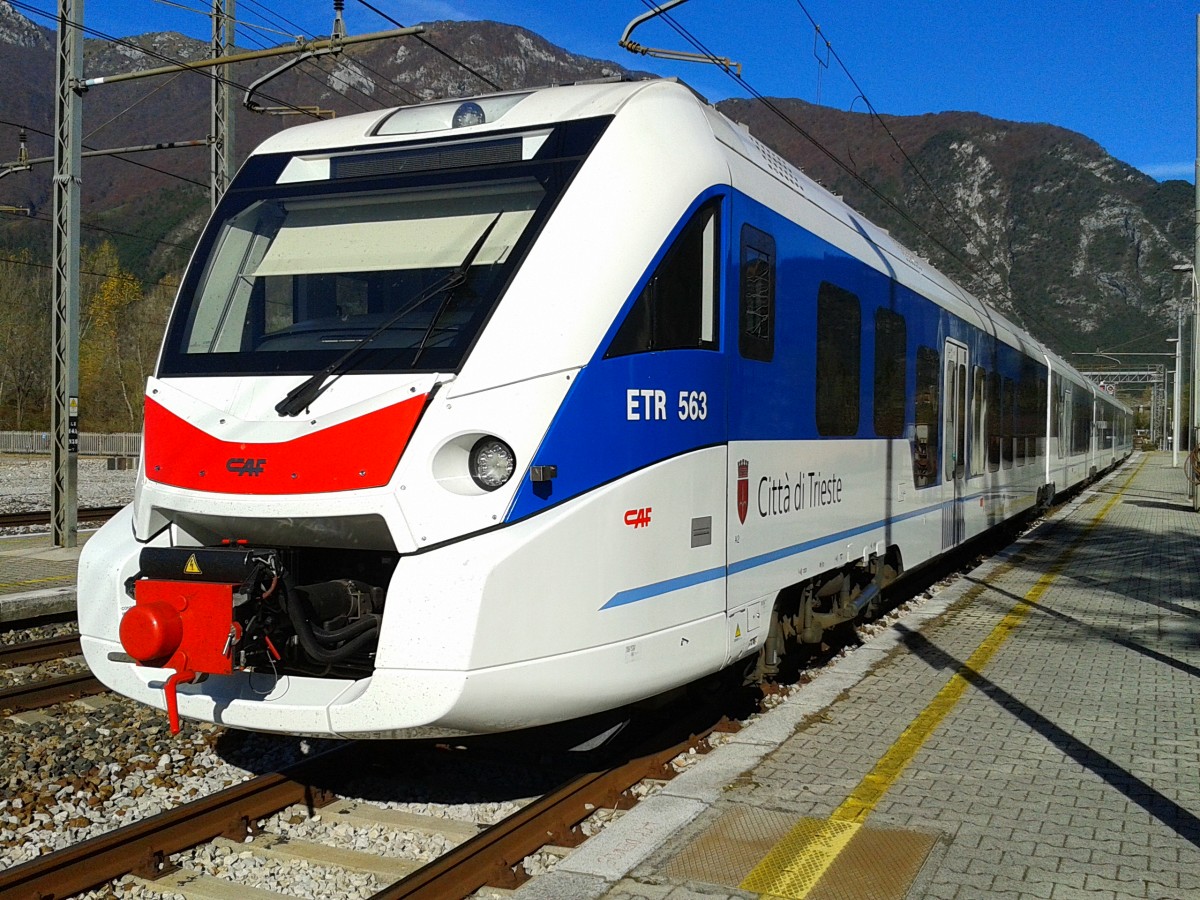ETR 563 501-7 am 8.11.2015 abgestellt im Bahnhof Carnia.