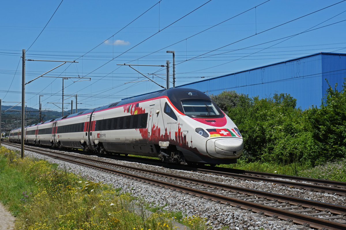 ETR 610 022  Johann Wolfgang von Goethe  fährt Richtung Bahnhof Itingen. Die Aufnahme stammt vom 07.07.2020.