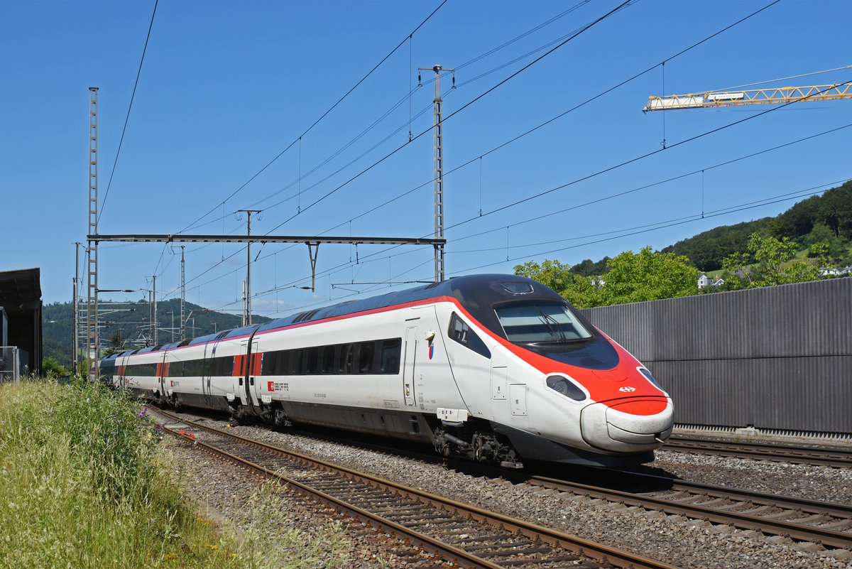 ETR 610 durchfährt den Bahnhof Gelterkinden. Die Aufnahme stammt vom 07.07.2020.