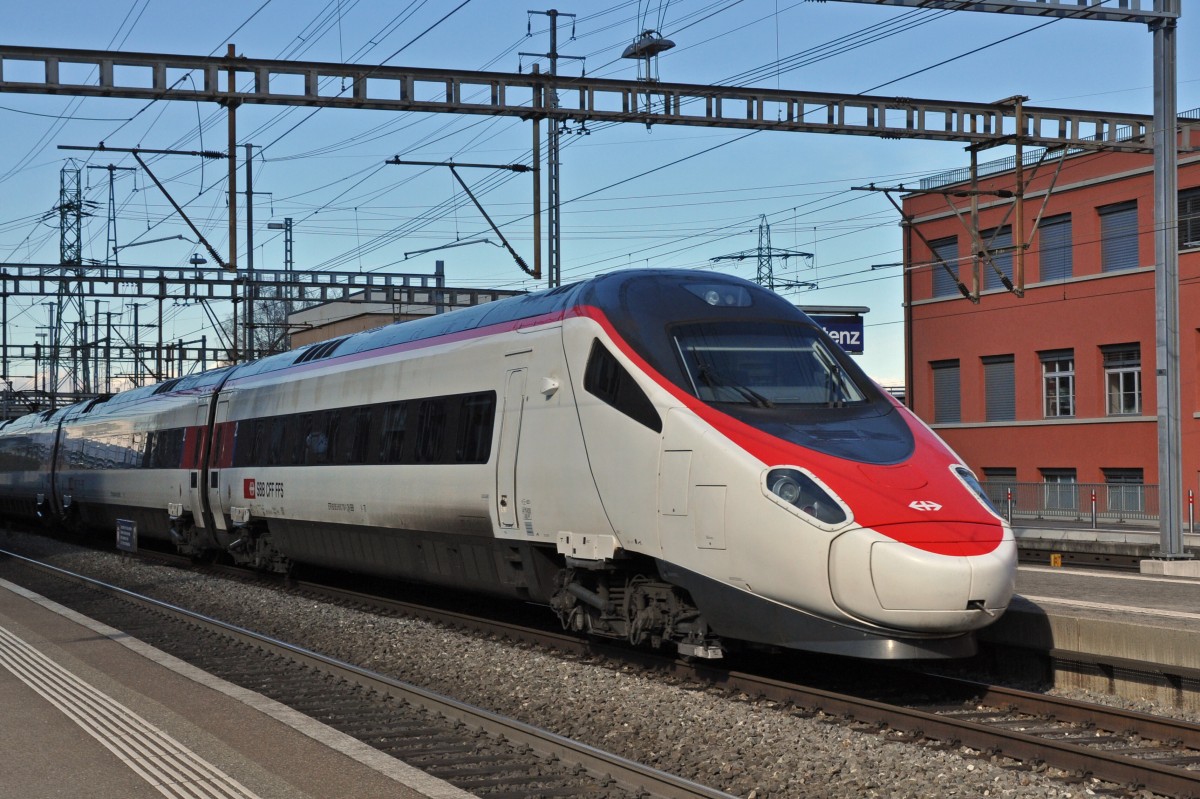 ETR 610 durchfährt den Bahnhof Muttenz. Die Aufnahme stammt vom 20.02.2014.