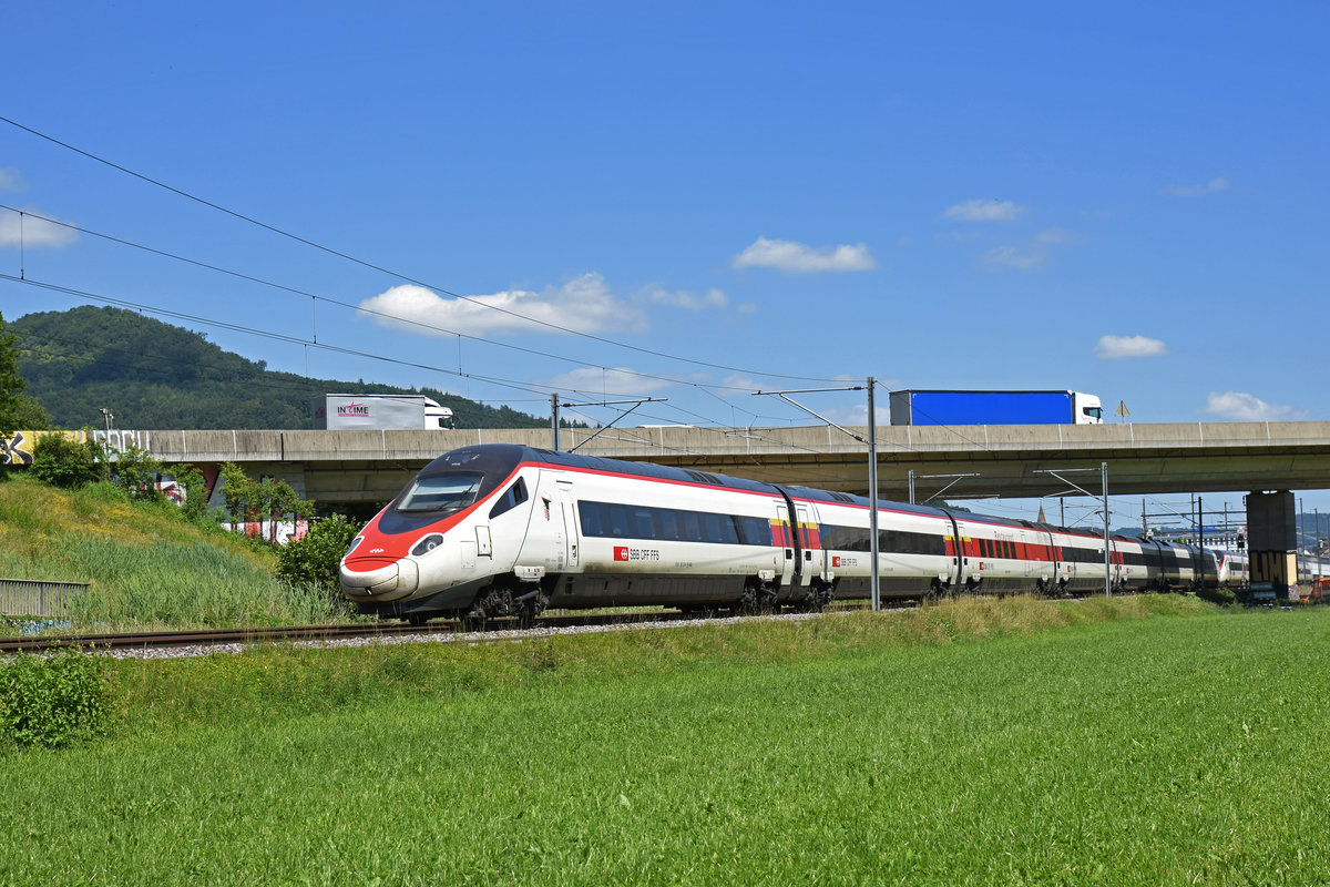 ETR 610 fährt Richtung Bahnhof Itingen. Die Aufnahme stammt vom 19.06.2018.