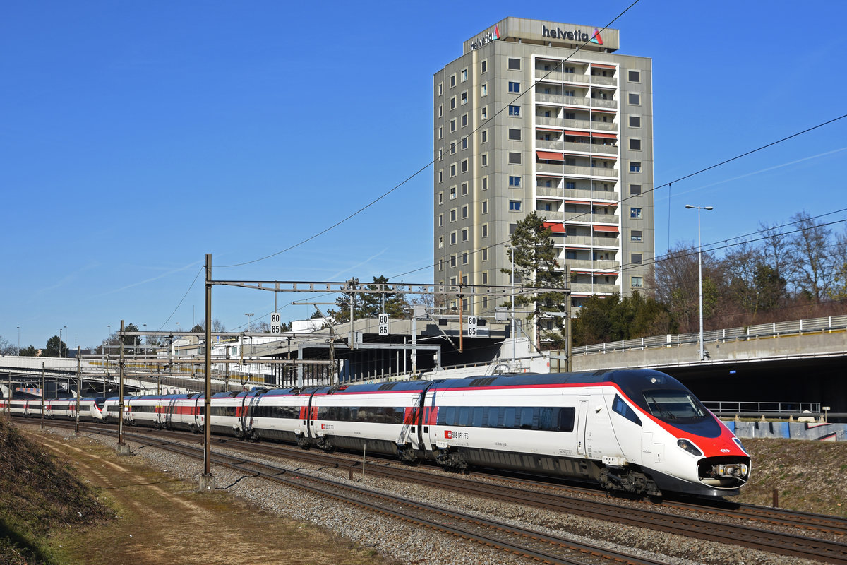 ETR 610 fährt Richtung Bahnhof Muttenz. Die Aufnahme stammt vom 17.02.2019.