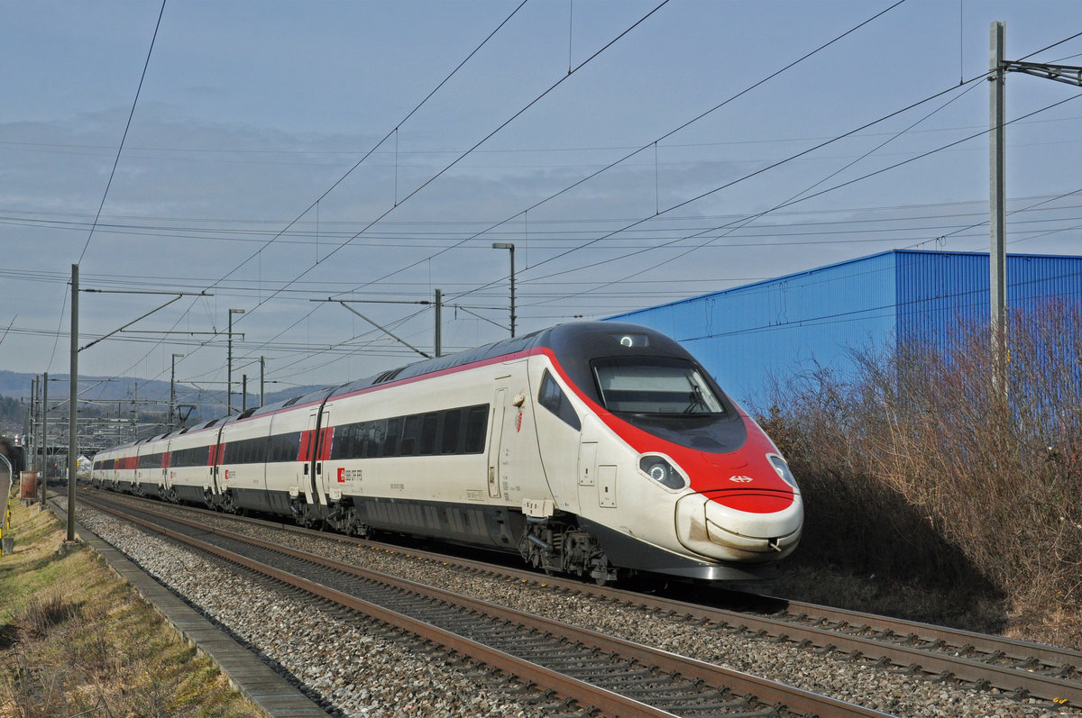 ETR 610 fährt Richtung Bahnhof Itingen. Die Aufnahme stammt vom 27.01.2020.