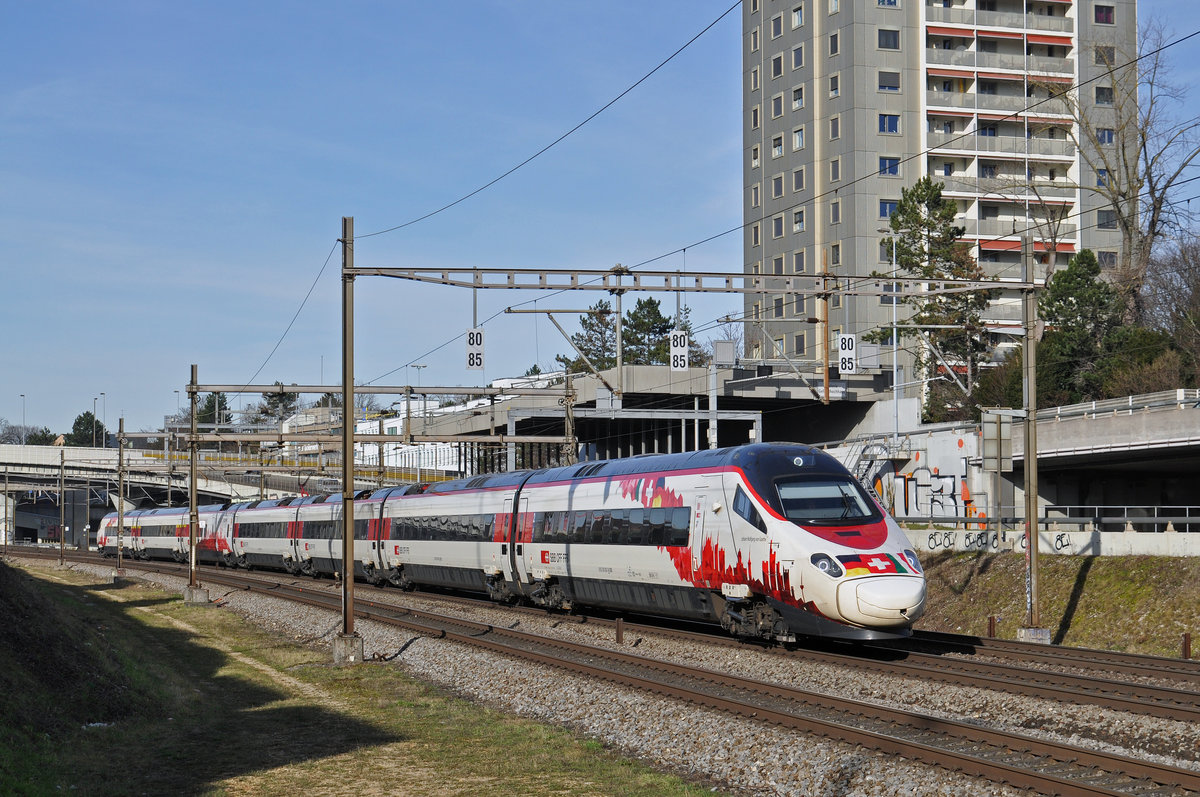 ETR 610, Johann Wolfgang von Goethe, fährt Richtung Bahnhof Muttenz. Die Aufnahme stammt vom 24.01.2018.