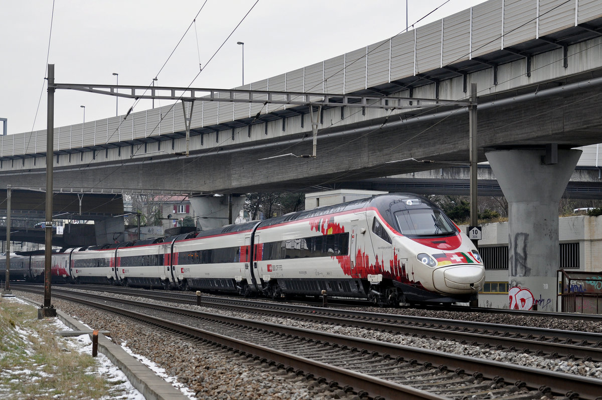 ETR 610  Johann Wolfgang von Goethe  fährt Richtung Bahnhof Muttenz. Die Aufnahme stammt vom 01.03.2018.