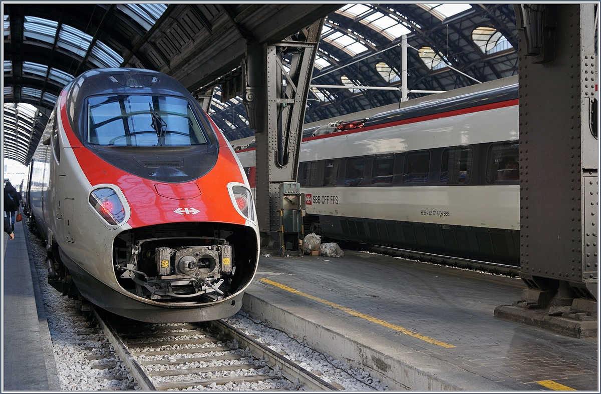 ETR 610 oder RABe 503? - nicht immer ist die Bugklappe eine Entscheidungshilfe...
Milano, den 16. Nov. 2017