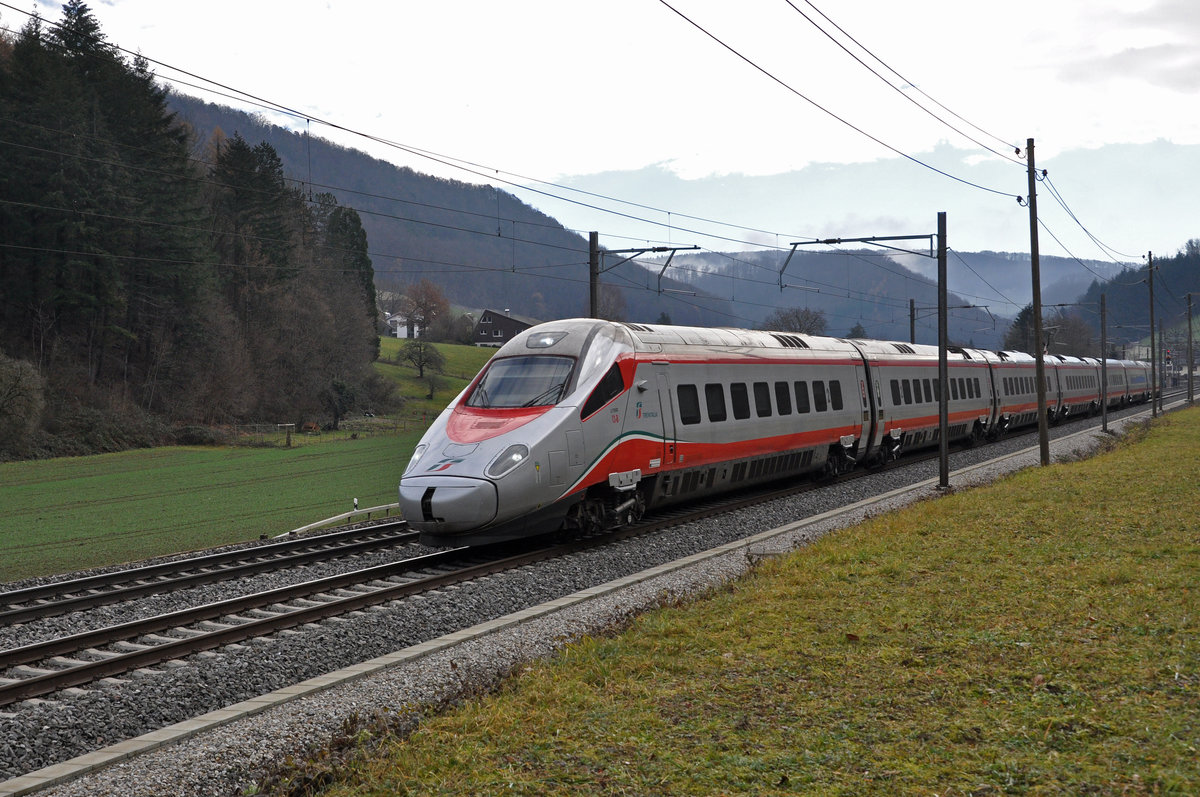 ETR 610 Trenitalia Nr. 12 fährt Richtung Bahnhof Gelterkinden. Die Aufnahme stammt vom 19.12.2020.