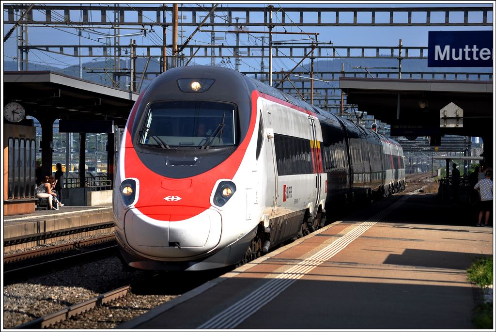 ETR610 als EC52 Milano - Basel SBB bei der Durchfahrt in Muttenz. (04.09.2014)