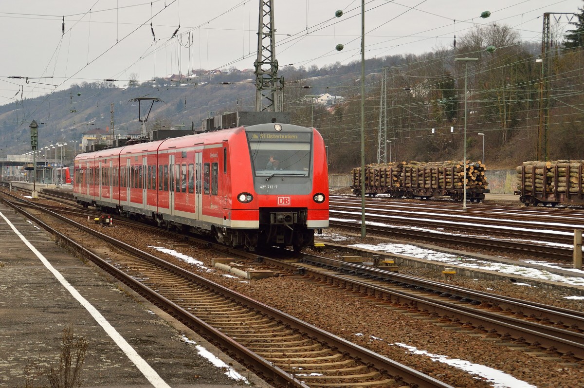 Etwas aus der Konserve, 425 712-7 verlässt Neckarelz in Richtung Osterburken. 11.2.2013