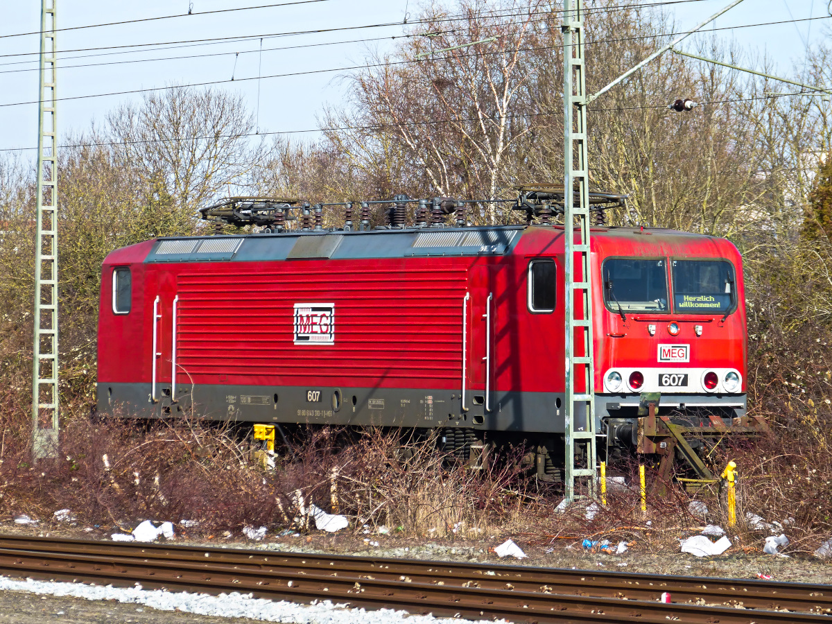 Etwas unfotogen platziert sagte MEG607  Herzlich Willkommen  im Bahnhof von Emden. 28.02.2015