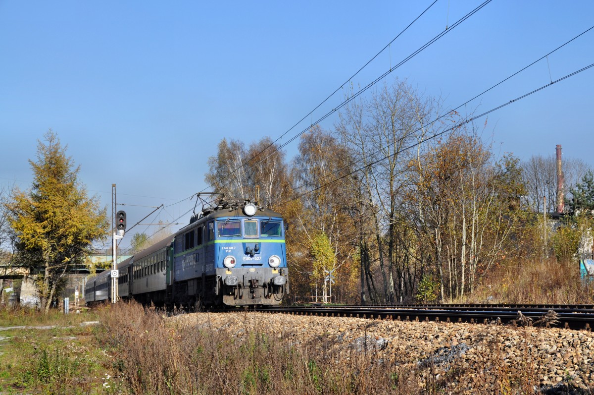 EU07 527 mit einer Rb aus Richtung Katowice nach Sden fahrend bei Katowice-Brynw (31.10.2013)