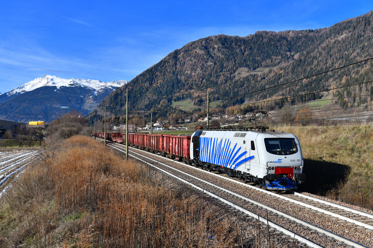 EU43 002 mit GAG 44121 am 21.11.2018 bei Campo di Trens. 