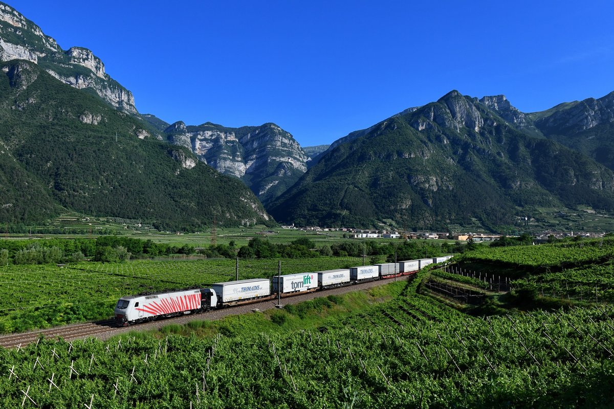 EU43 005 mit einem KLV am 23.06.2018 bei Avio.