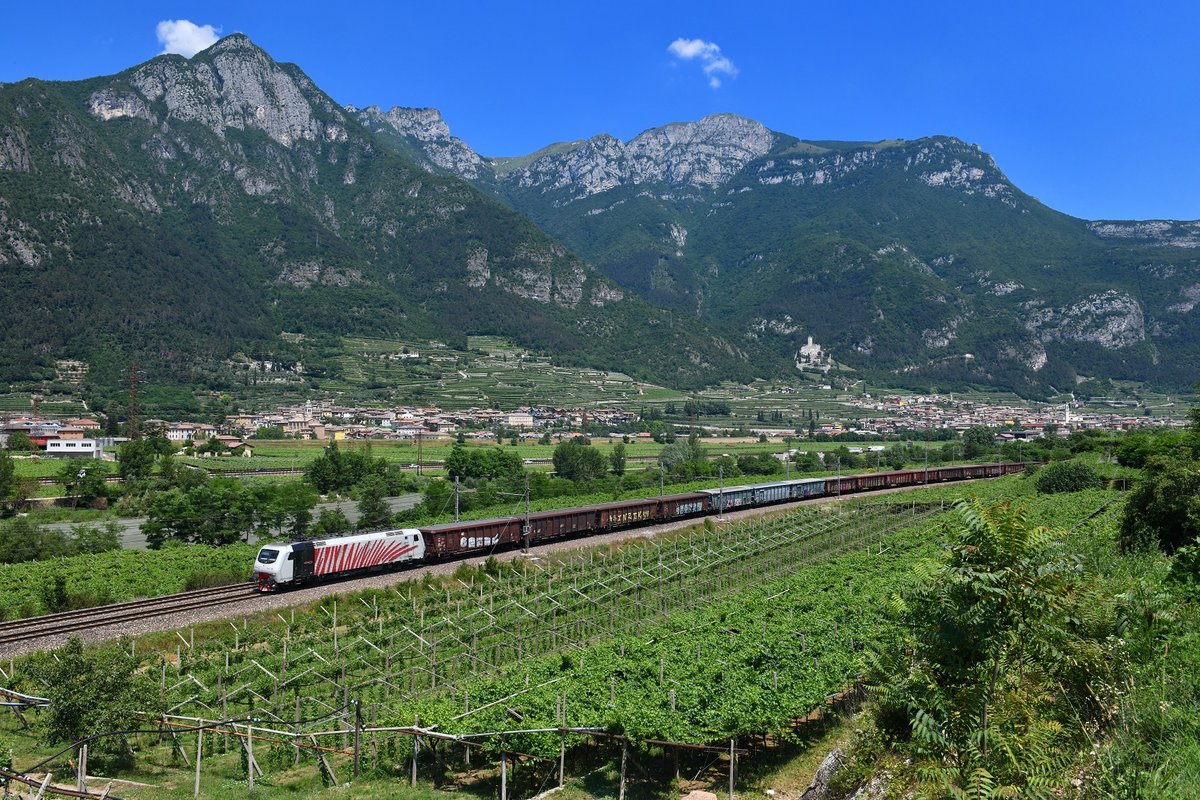 EU43 005 mit GAG 48869 am 24.06.2019 bei Avio.