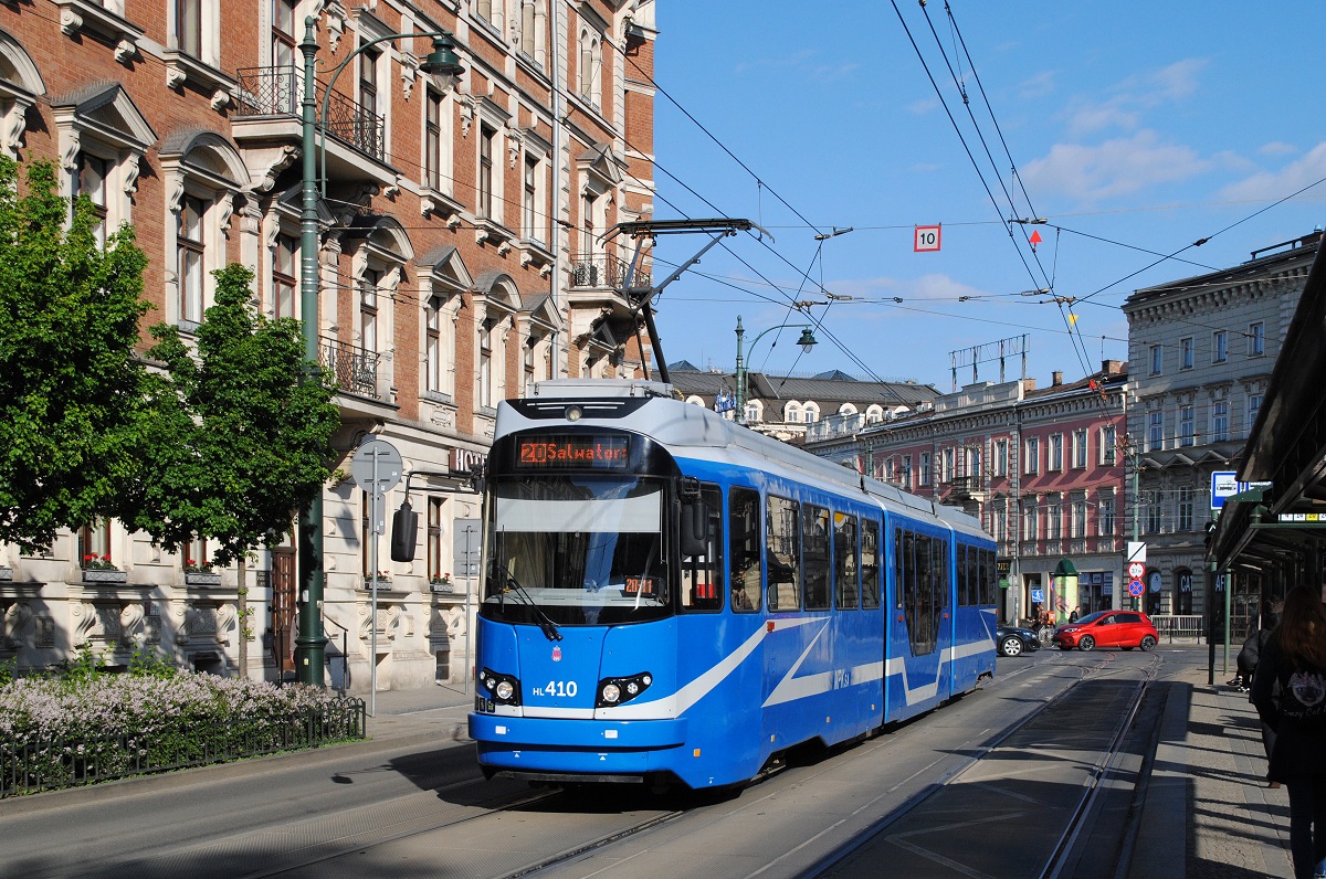 EU8N HL410 (ex. Wien E6 4914) als Linie 20 in der ul. Basztowa auf der Fahrt nach Salwator. (13.05.2026)