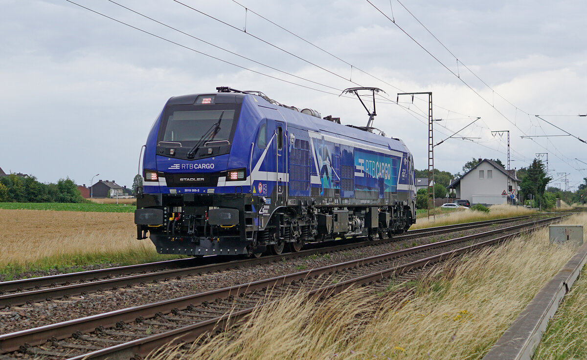 Euro9000 Lokomotive 2019 305-2 von RTBCargo am 13.07.2023 in Wickrathhahn.