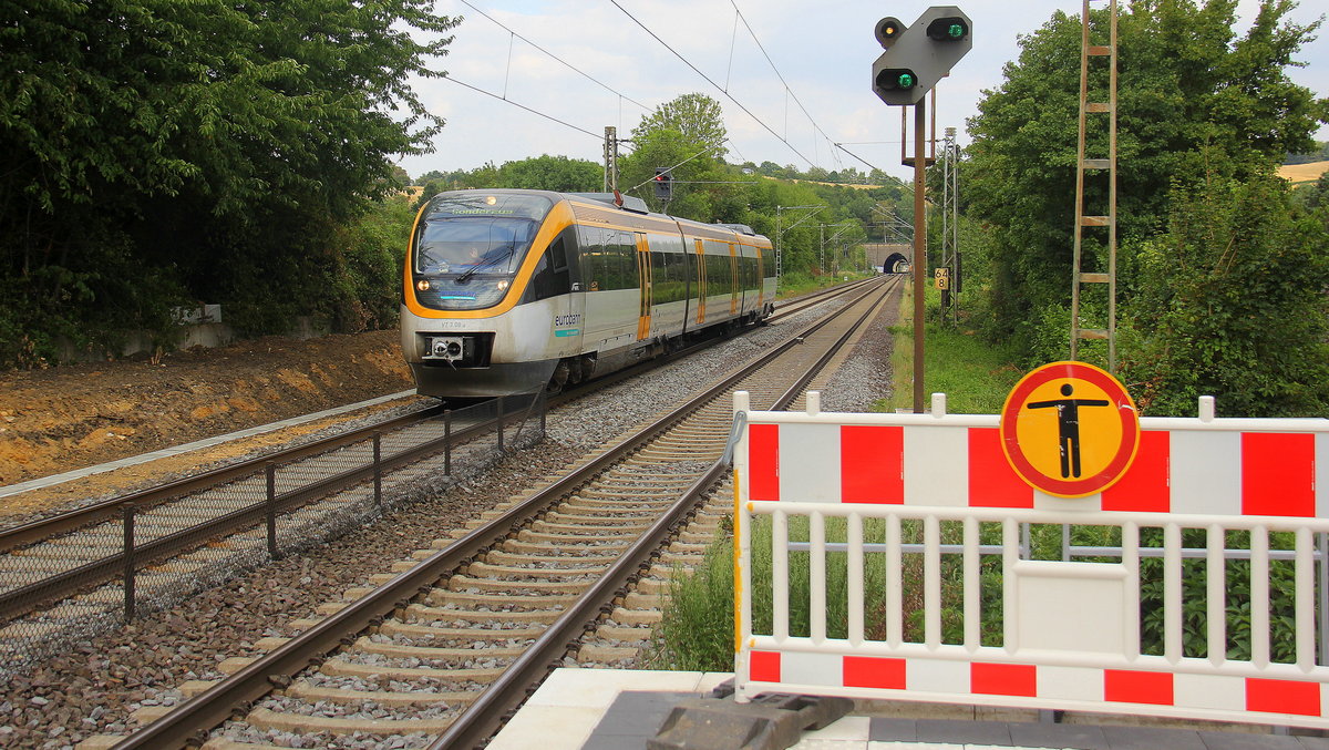 Eurobahn Talent VT 3.08 kommt als Sonderzug aus Bielefeld nach Aachen-Hbf und durch Aachen-Eilendorf in Richtung Aachen-Hbf.
Aufgenommen vom Bahnsteig 2 in Aachen-Eilendorf. 
Bei Sommerwetter am Abend vom 23.7.2018.