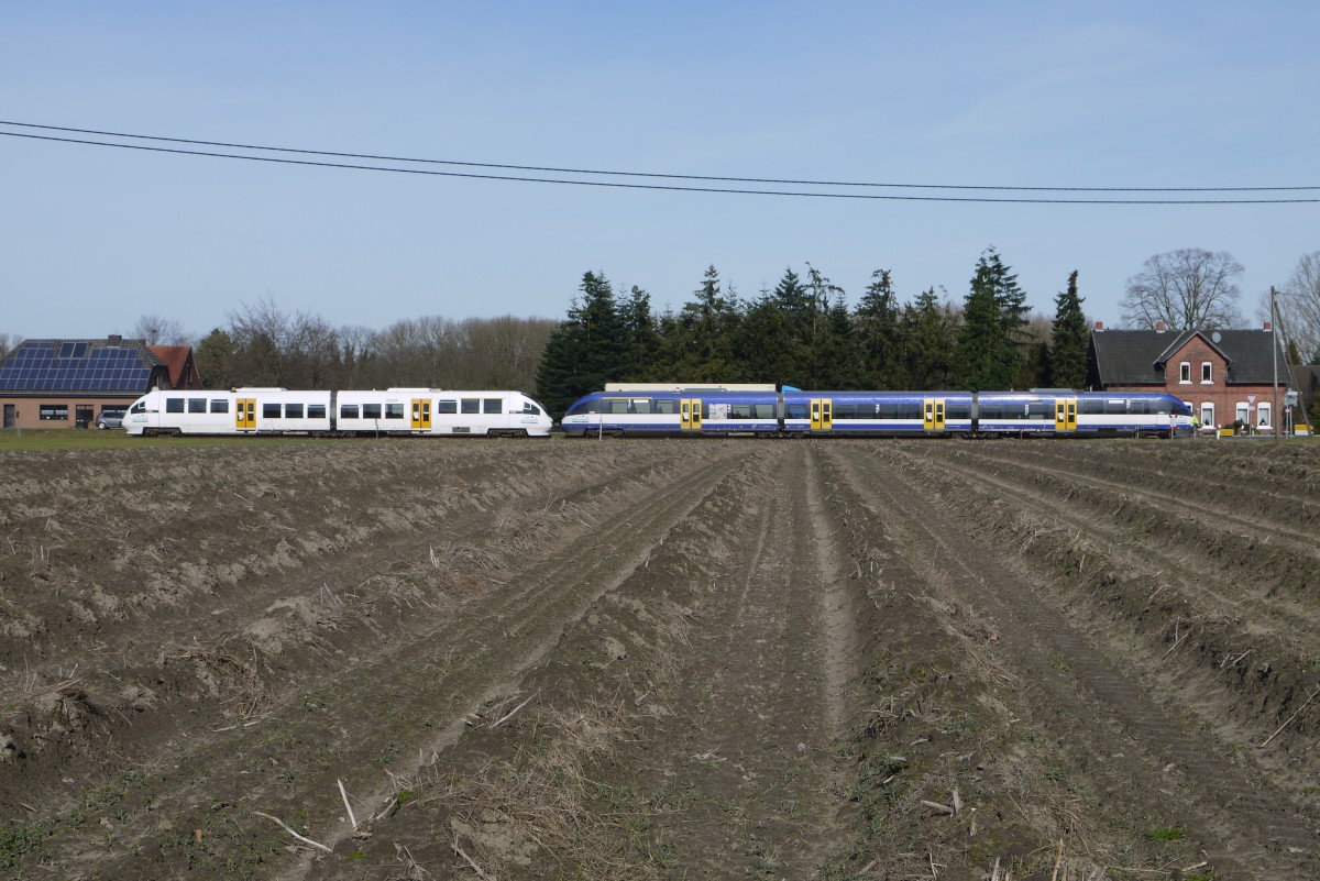 Eurobahn-VT 2.10 (643 210, ex PEG 643.01 der Ruhrort-Bahn, noch mit PEG als Halterkürzel) und 3.04 (643 349. ex BOB), bei Everswinkel, 24.2.14.