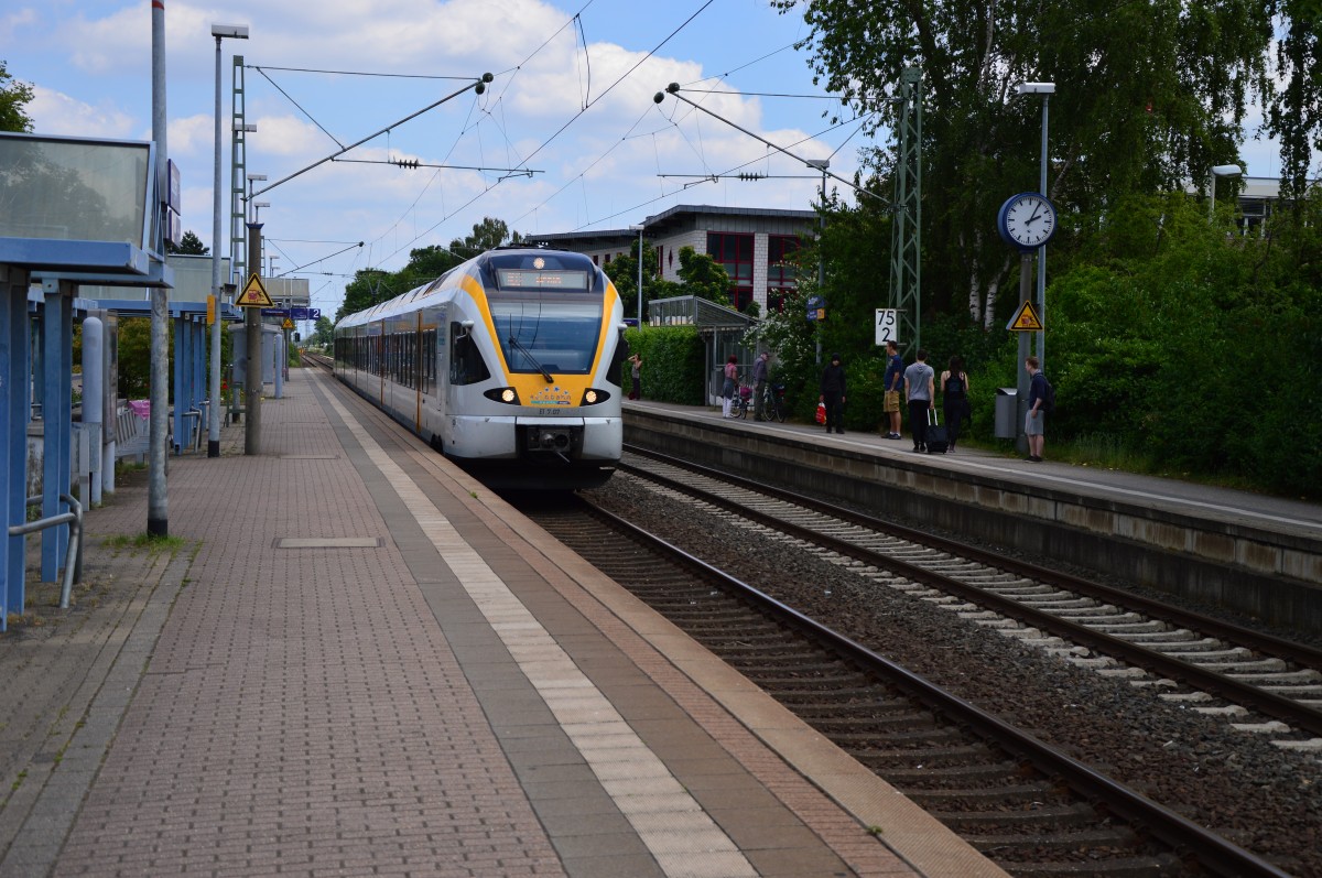 Eurobahntriebwagen ET 7.07 bei der Durchfahrt in Büttgen nach Venlo. Sonntag 14.6.2015
