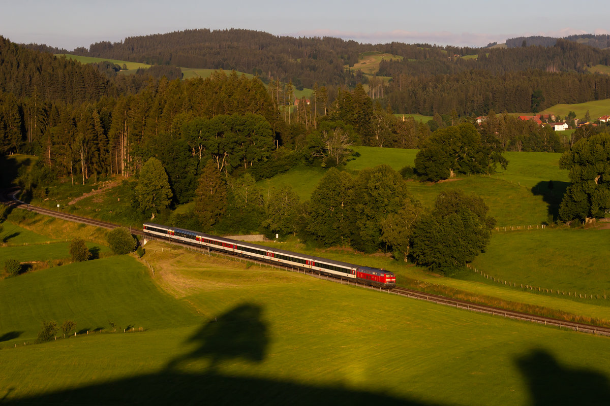 Eurocity 190 bei Heimhofen gen Lindau. 23.7.20