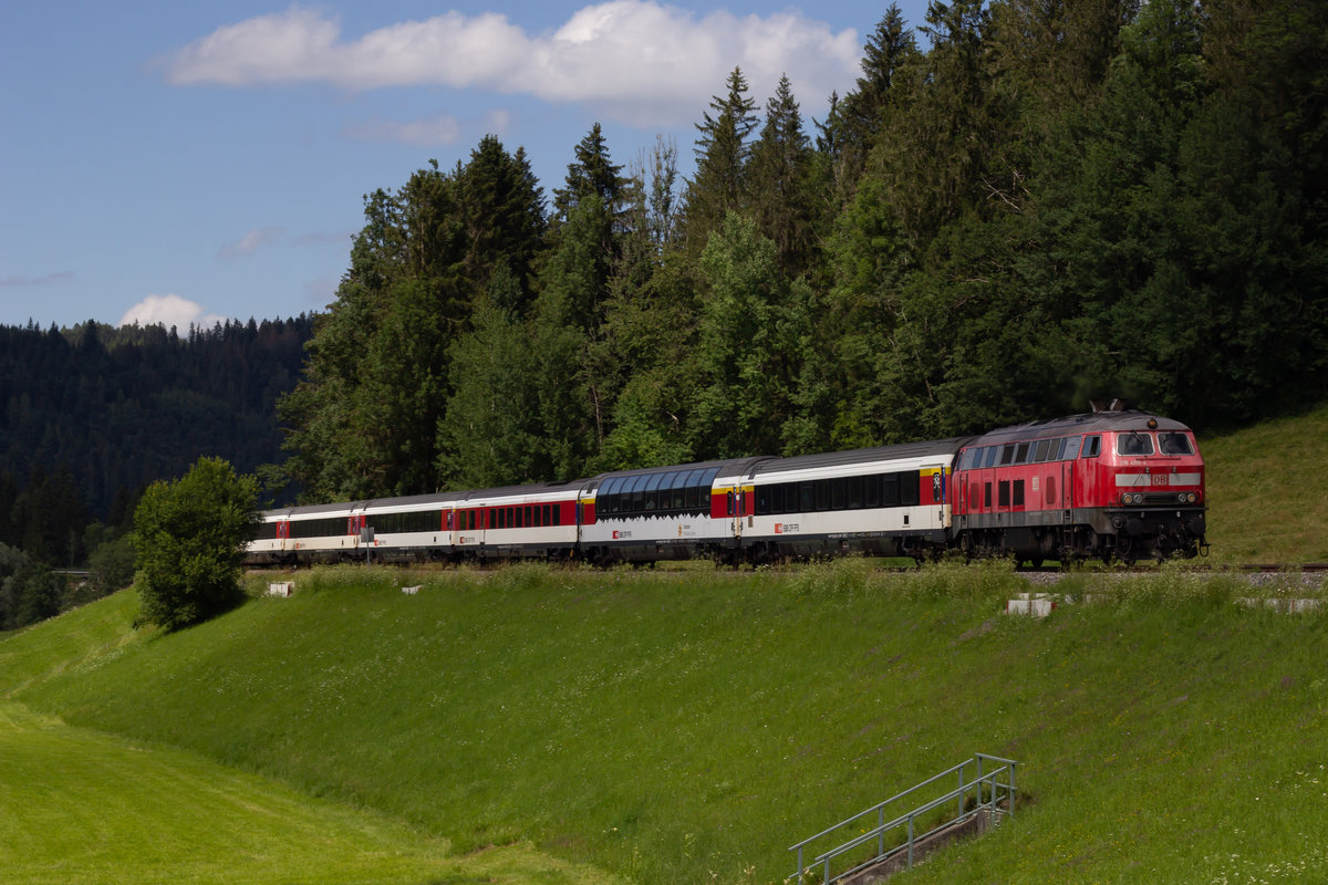 Eurocity 195 mit 218 498-4. 23.7.20