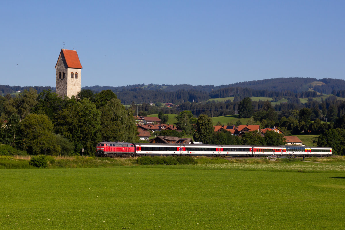 EuroCity 196 kurz bei Stein im Allgäu. 19.7.20