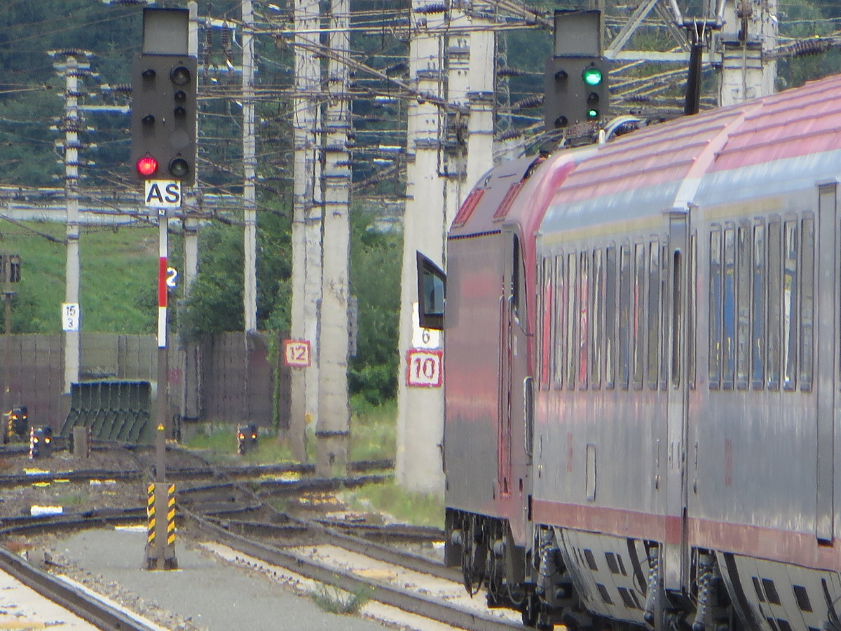 EuroCity 80 bei der Ausfahrt von Wörgl Richtung München Hbf am 12.07.2017