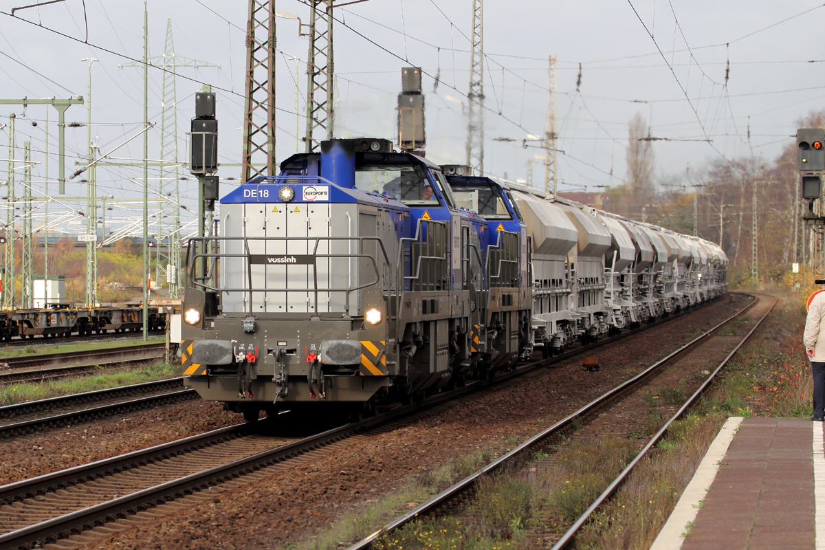 Europorte Doppelpack DE 18 bestehend aus 4185 008-4 und 4185 011-8 durchfahren Duisburg-Bissingheim 17.11.2015