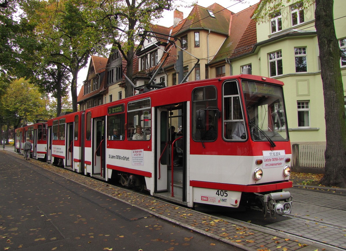 EVAG  405 + 495 als Linie 3 (Urbicher Kreuz - Europaplatz), am 17.10.2014 an der Haltestelle Tschaikowskistraße. An dem Tag verkehrten die Erfurter Tatrawagen letztmalig im Linienverkehr.