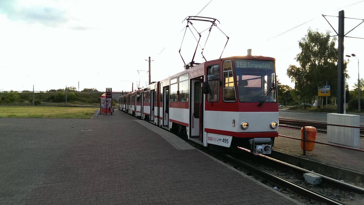 EVAG 495 + 519 + 405 als Line 3 an der Haltestelle Urbicher Kreuz. Aufgenommen am 23.06.2014